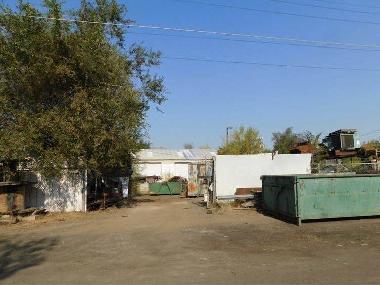 1429 Rosewood Ave - Photo 1