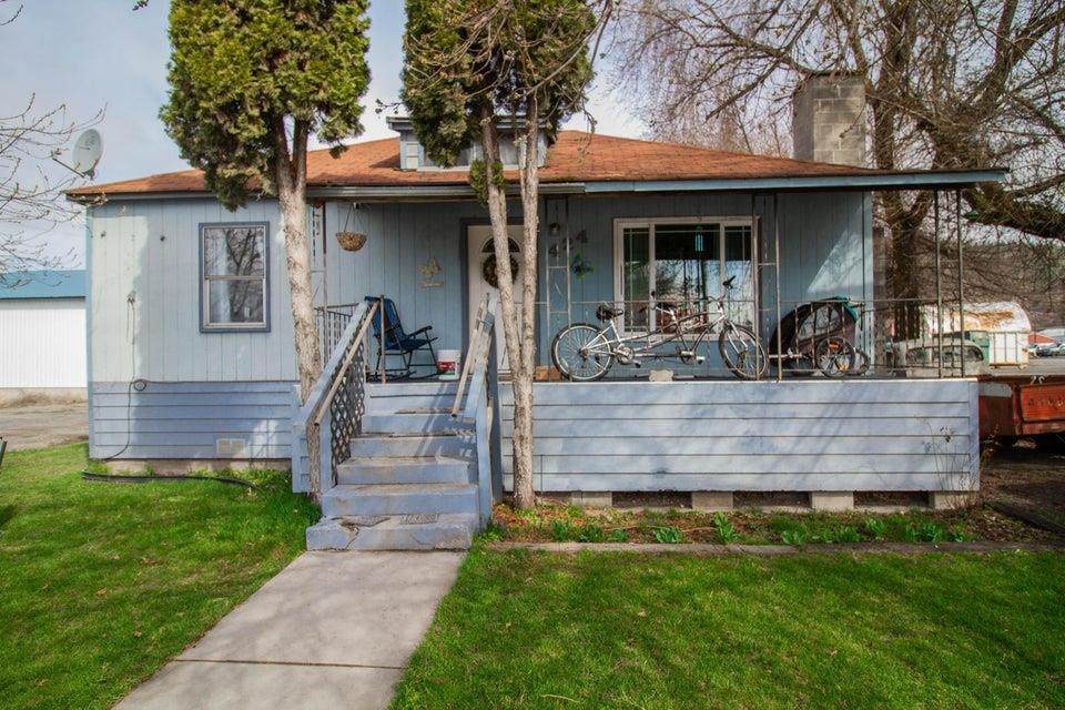 424 3rd Ave - Photo 1