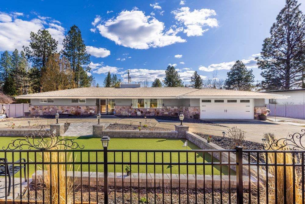 23918 Sprague Ave - Photo 1