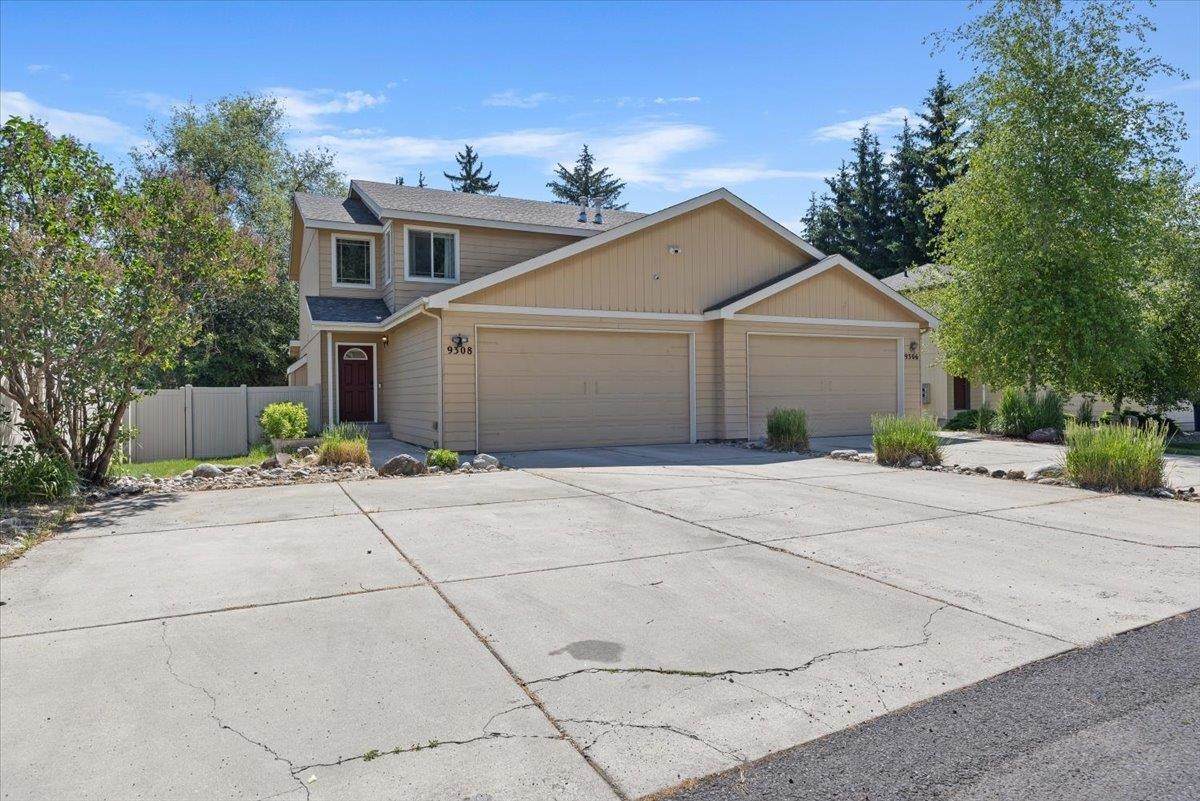9306-9308 Mountain Ln - Photo 1