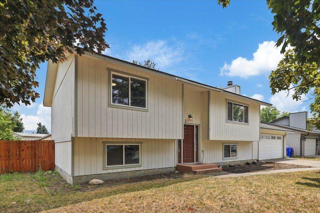 1707 Early Dawn Dr - Photo 1