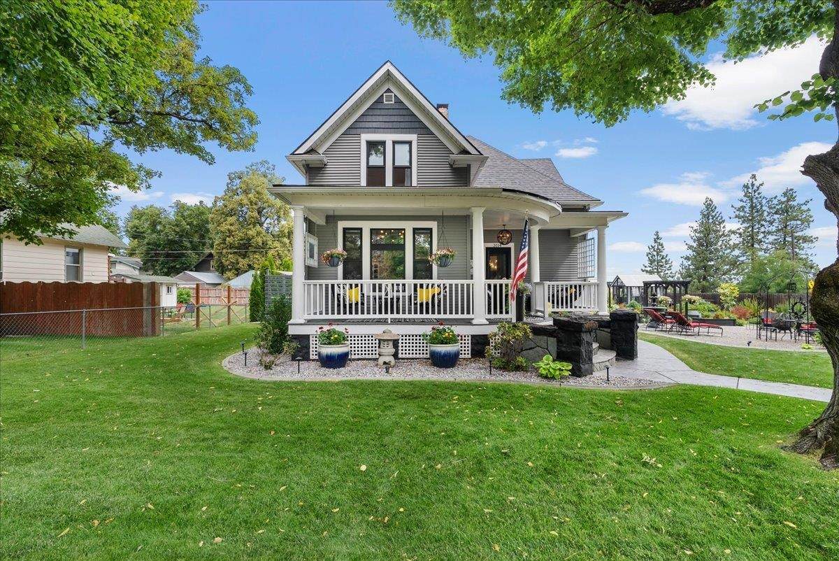 3114 5th Ave - Photo 1