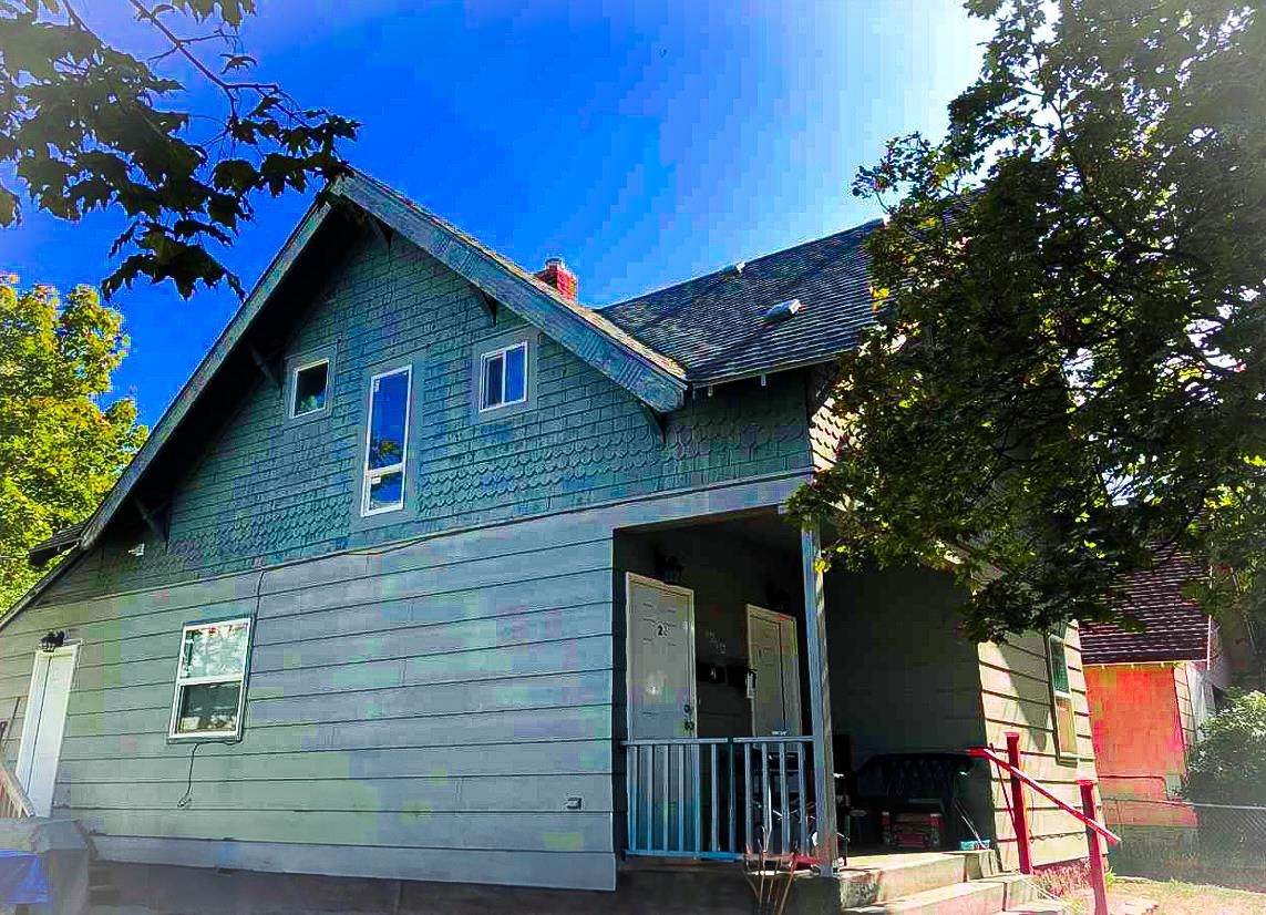 1616 Cedar Ave - Photo 1
