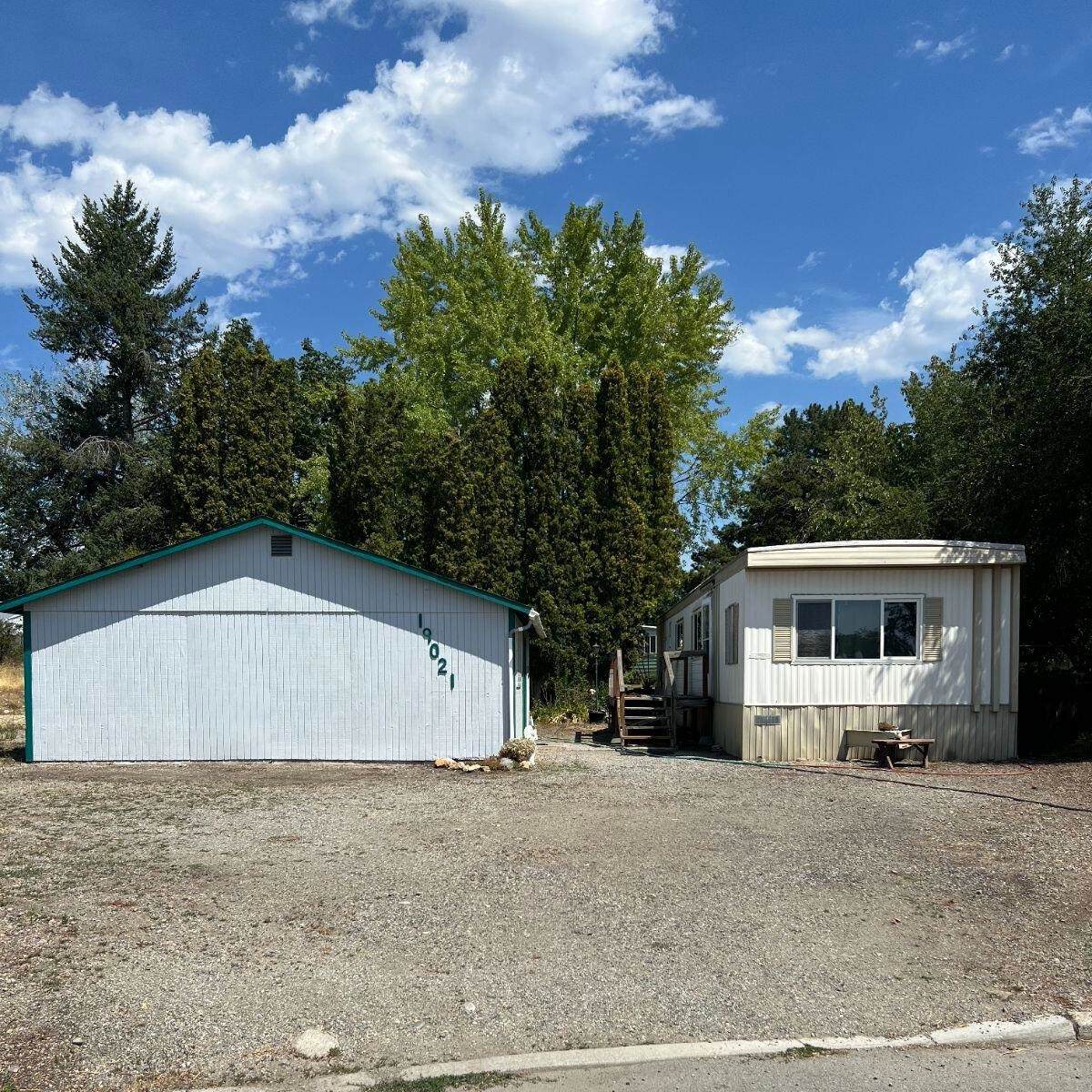 19021 Montgomery Dr - Photo 1