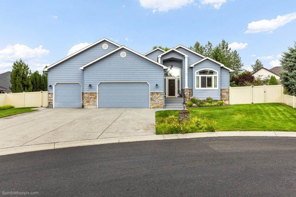 714 Erica Ct - Photo 1