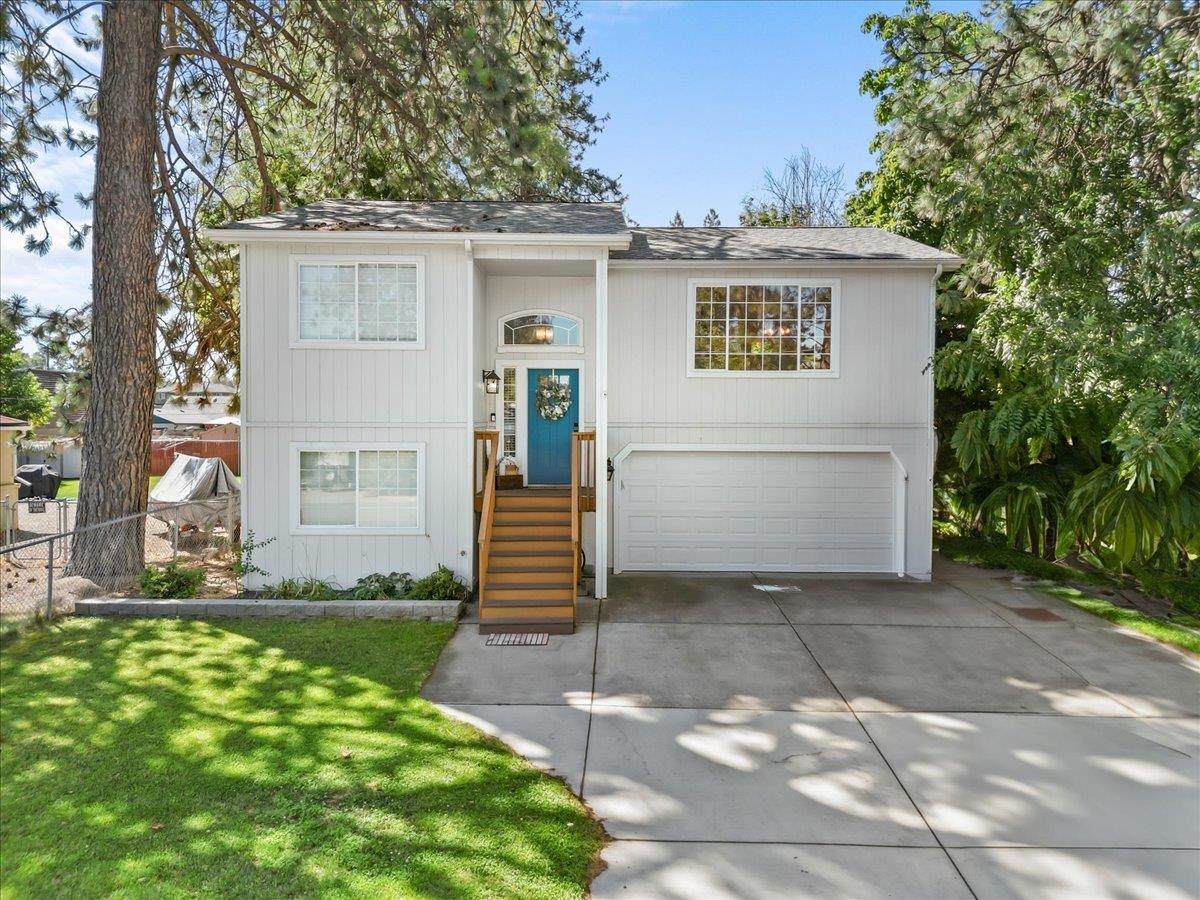 10610 9th Ave - Photo 1