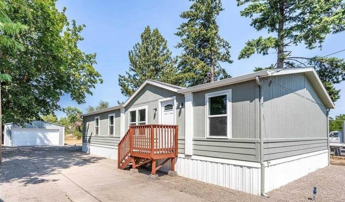 8215 Harrington Ave - Photo 1