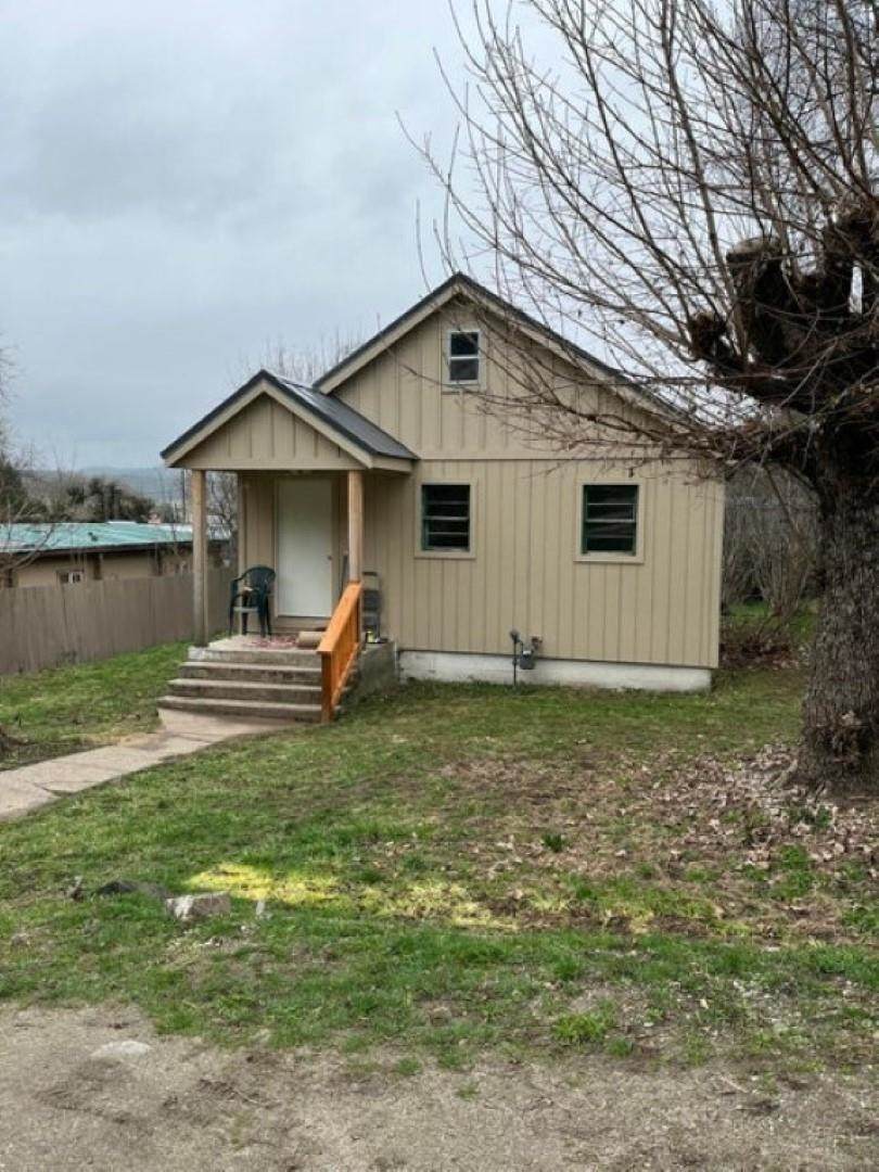 3076 5th Ave - Photo 1