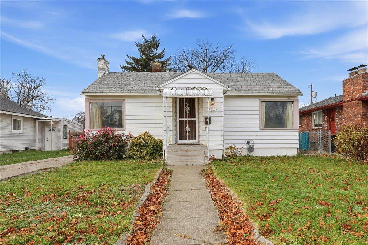 2607 Crestline St - Photo 1