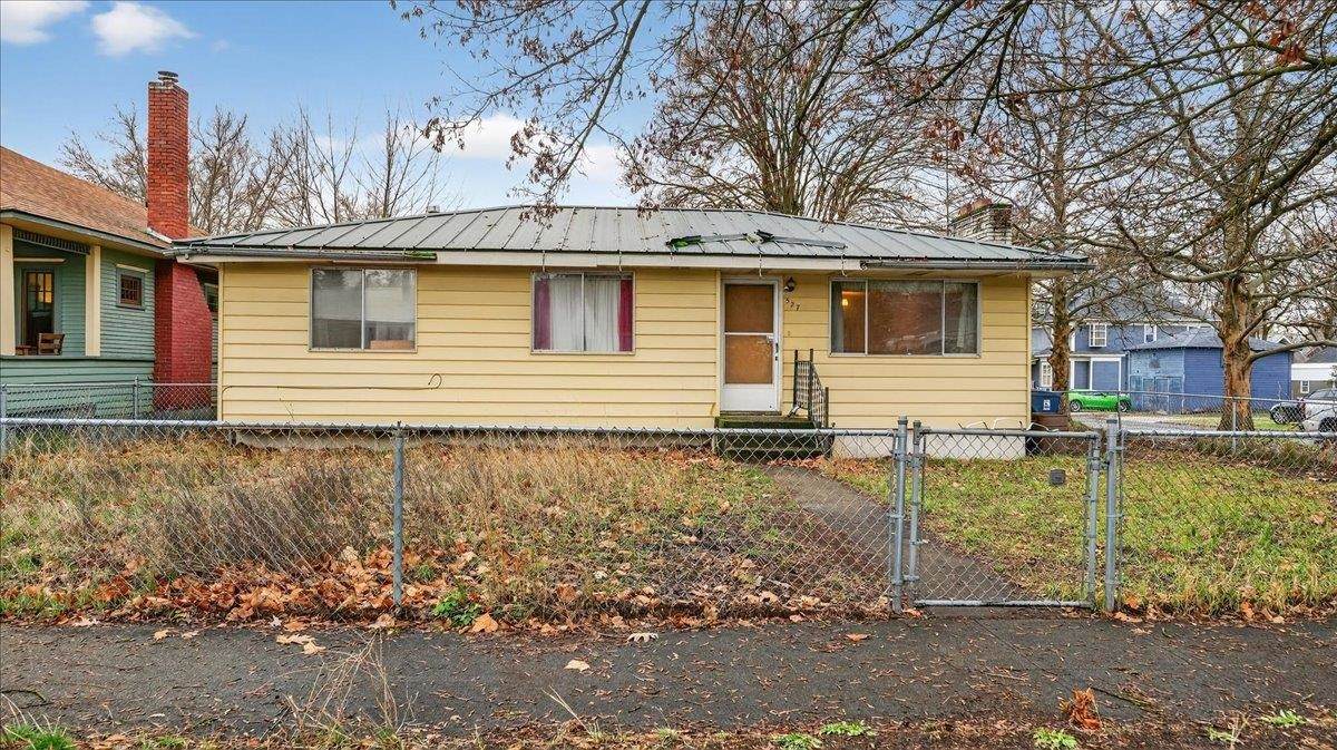 527 Dalton Ave - Photo 1