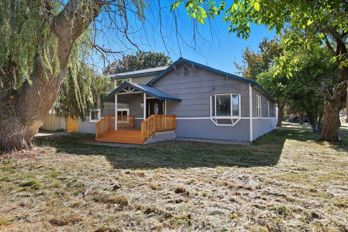 204 Campbell St - Photo 1