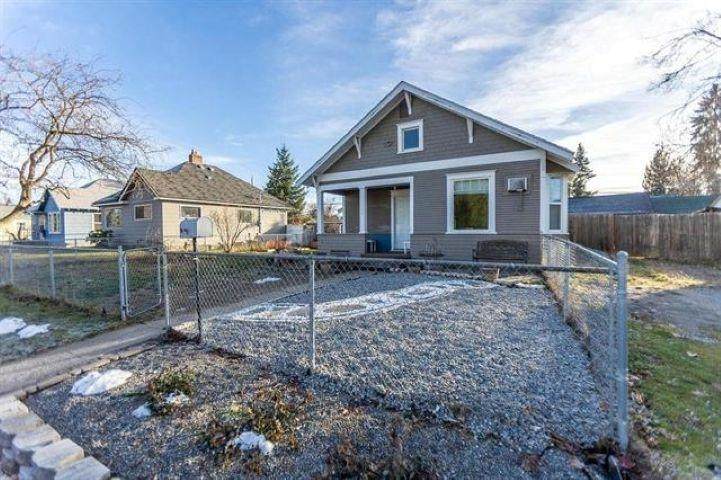 1030 Sanson Ave - Photo 1