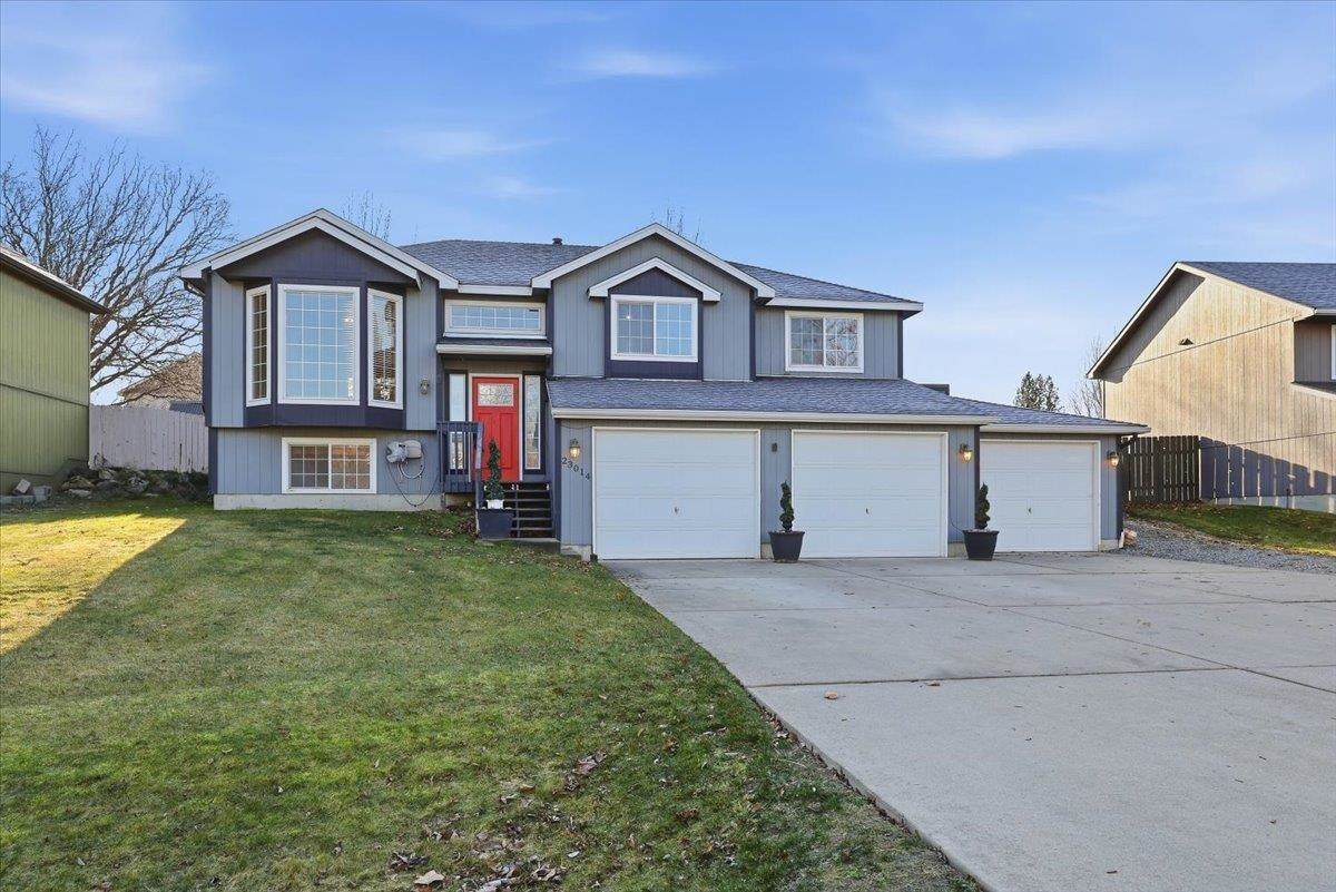 23014 Valleyway Ave - Photo 1
