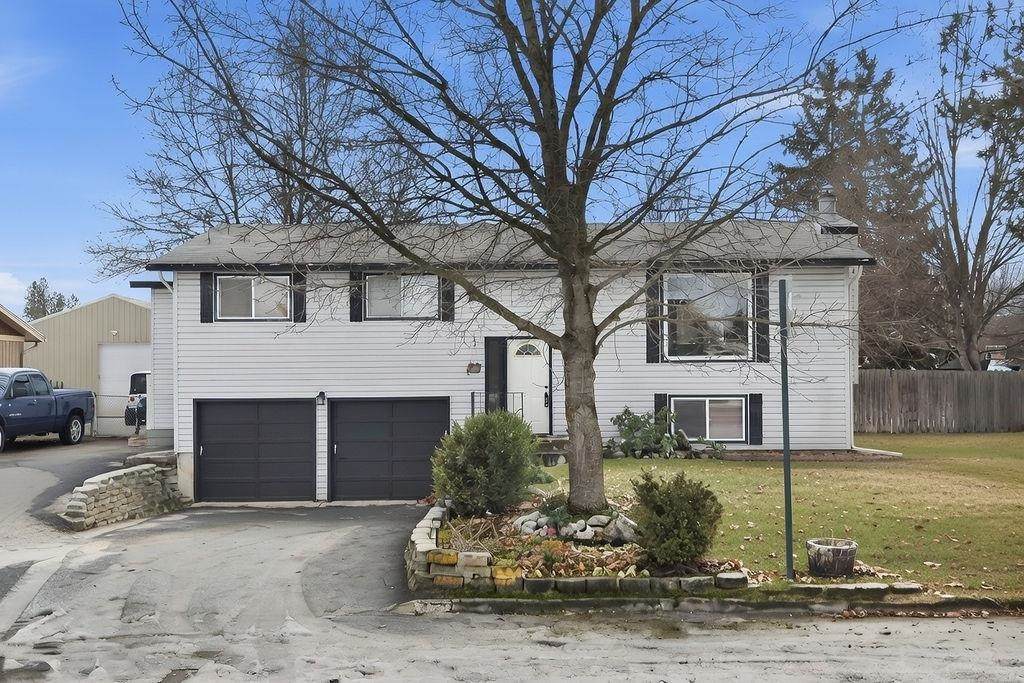 11516 E 37th Ave - Photo 1