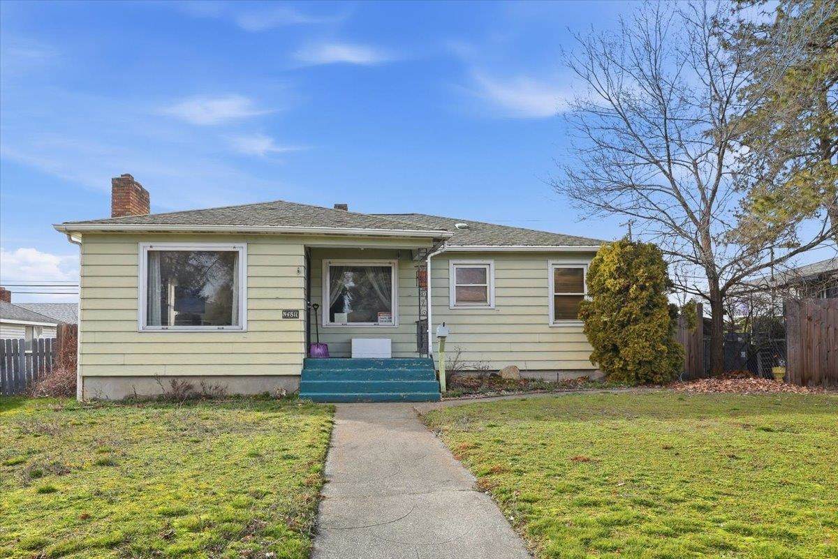 4811 Maple St - Photo 1