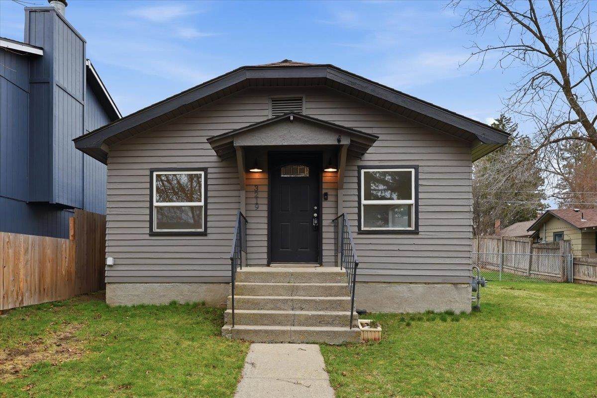 3219 36th Ave - Photo 1