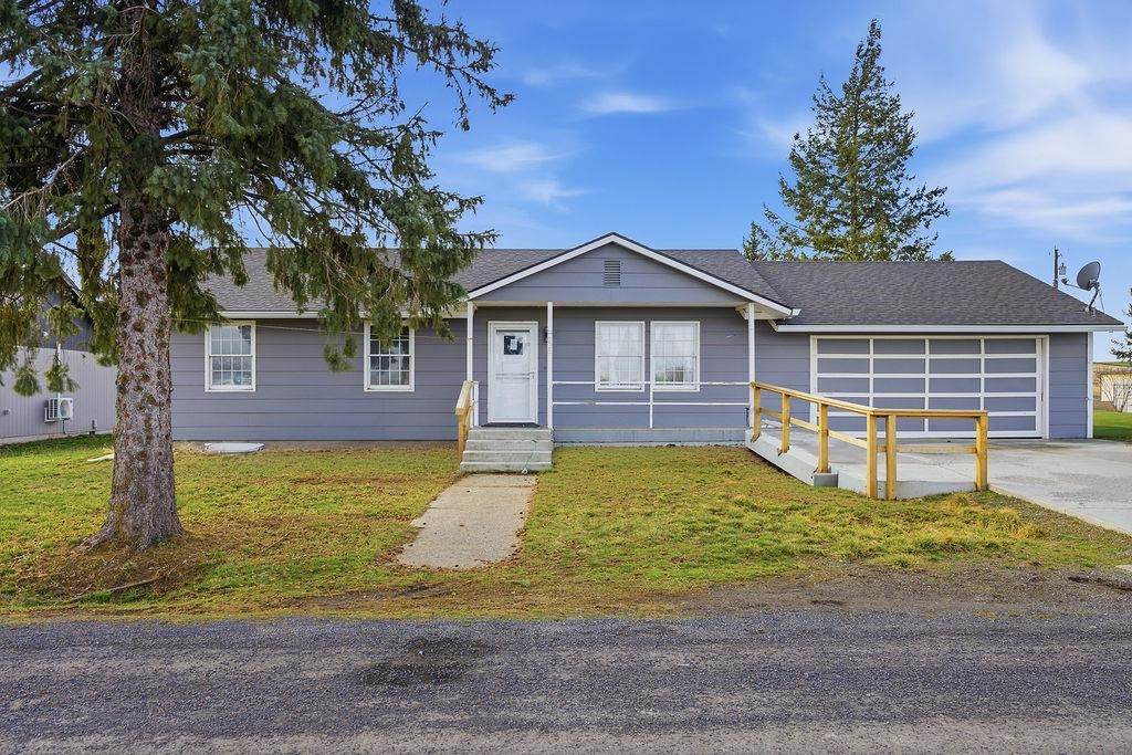 295 Railroad Ave - Photo 1