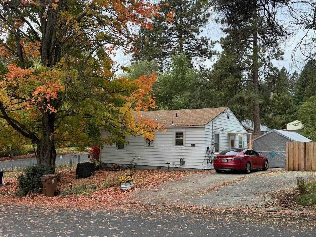3240 Trinity Cir - Photo 1