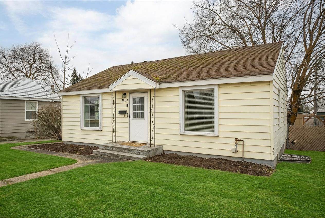 2307 Rowan Ave - Photo 1