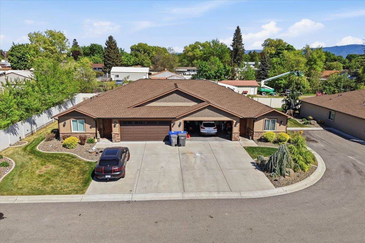 420 / 422 Pierce Ln - Photo 1