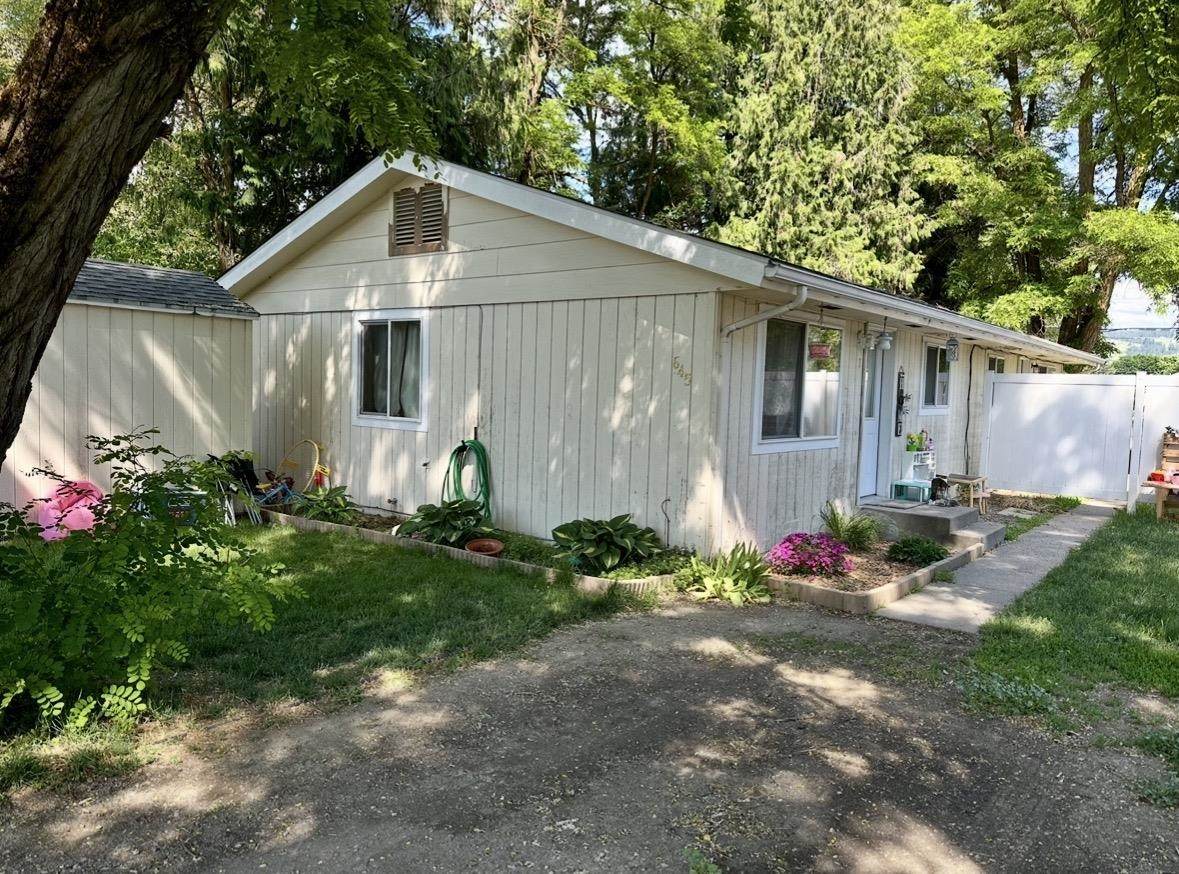 645 Larch St - Photo 1