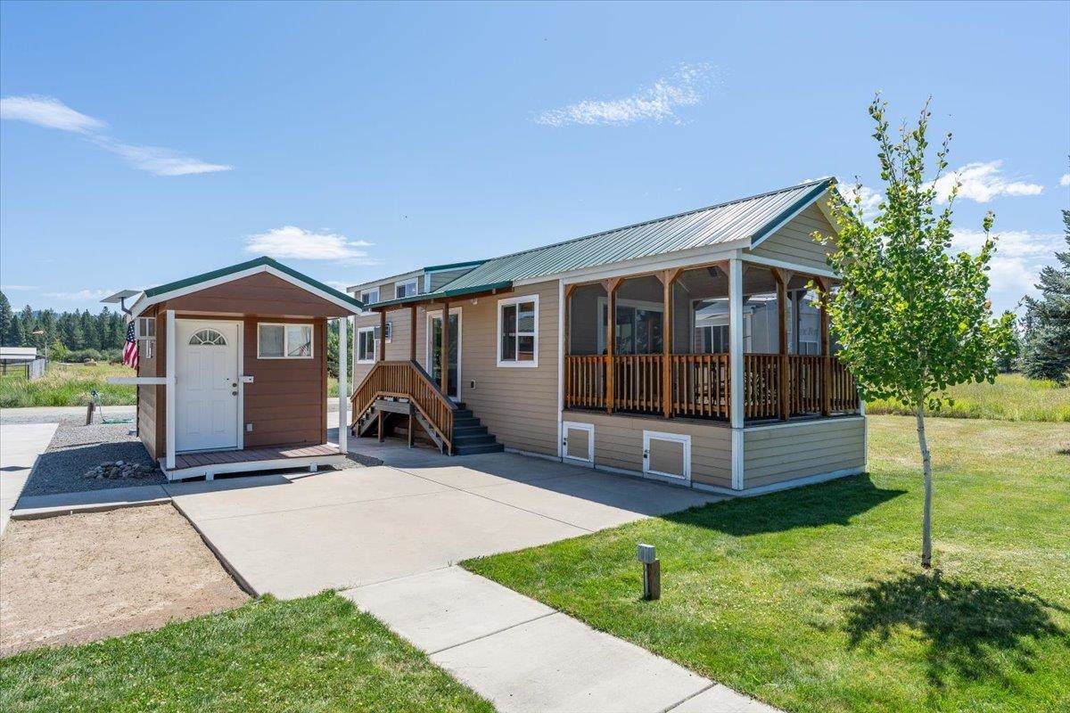 455 Guinevere Dr - Photo 1