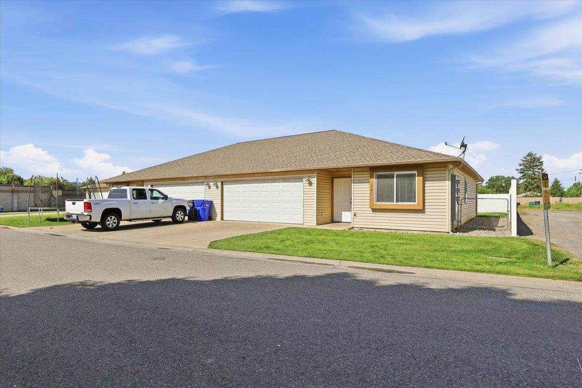 1721-A, B, C Bessie Ln - Photo 1
