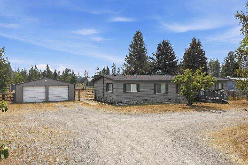 3210 Denison-Chattaroy Rd - Photo 1