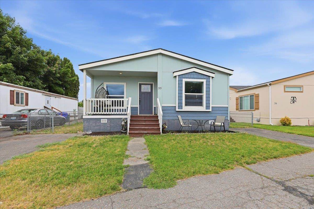 21725-33 Wellesley Ave - Photo 1