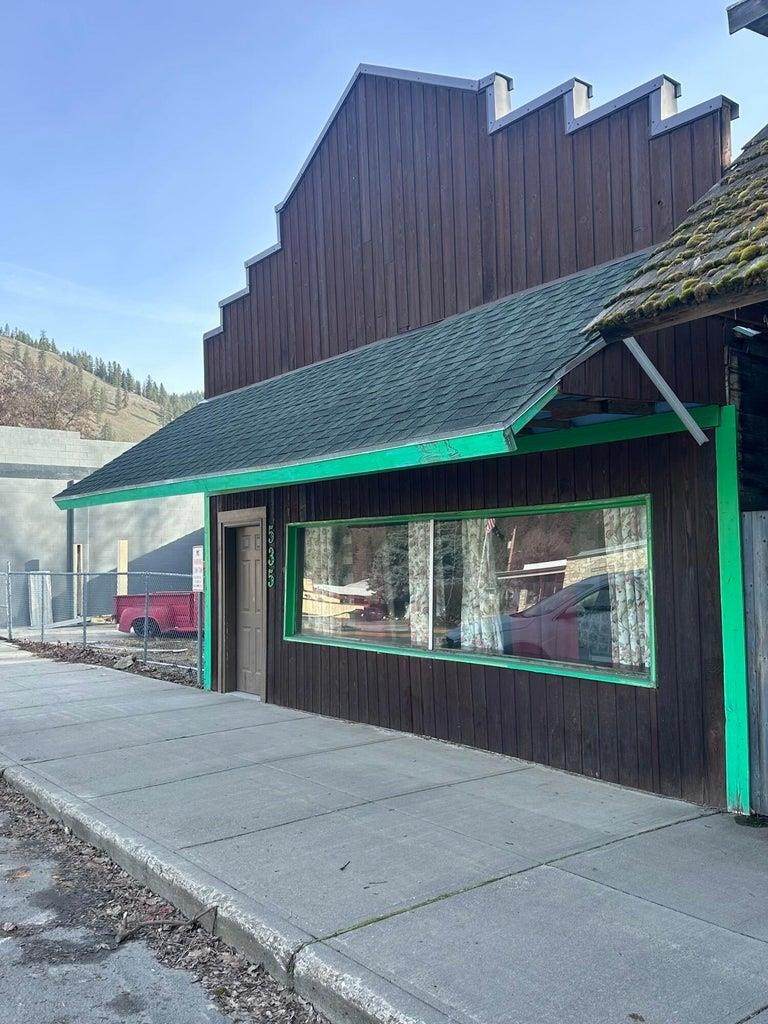 535 Meyers St - Photo 1