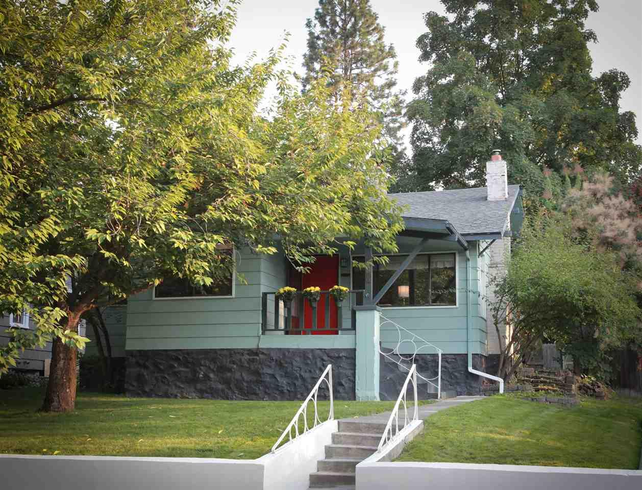 233 21st Ave - Photo 1
