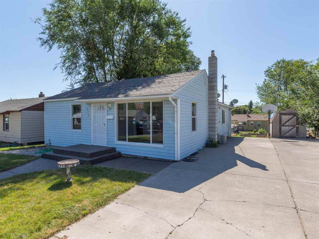 2715 Midwick Ave - Photo 1