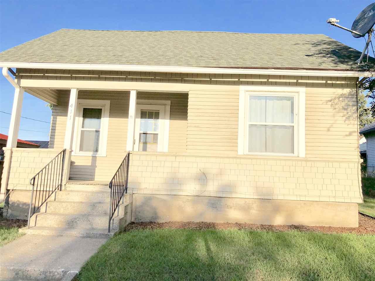 411 Sheridan St - Photo 1