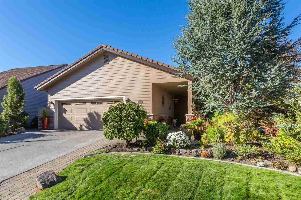 2034 Parkwood Cir - Photo 1