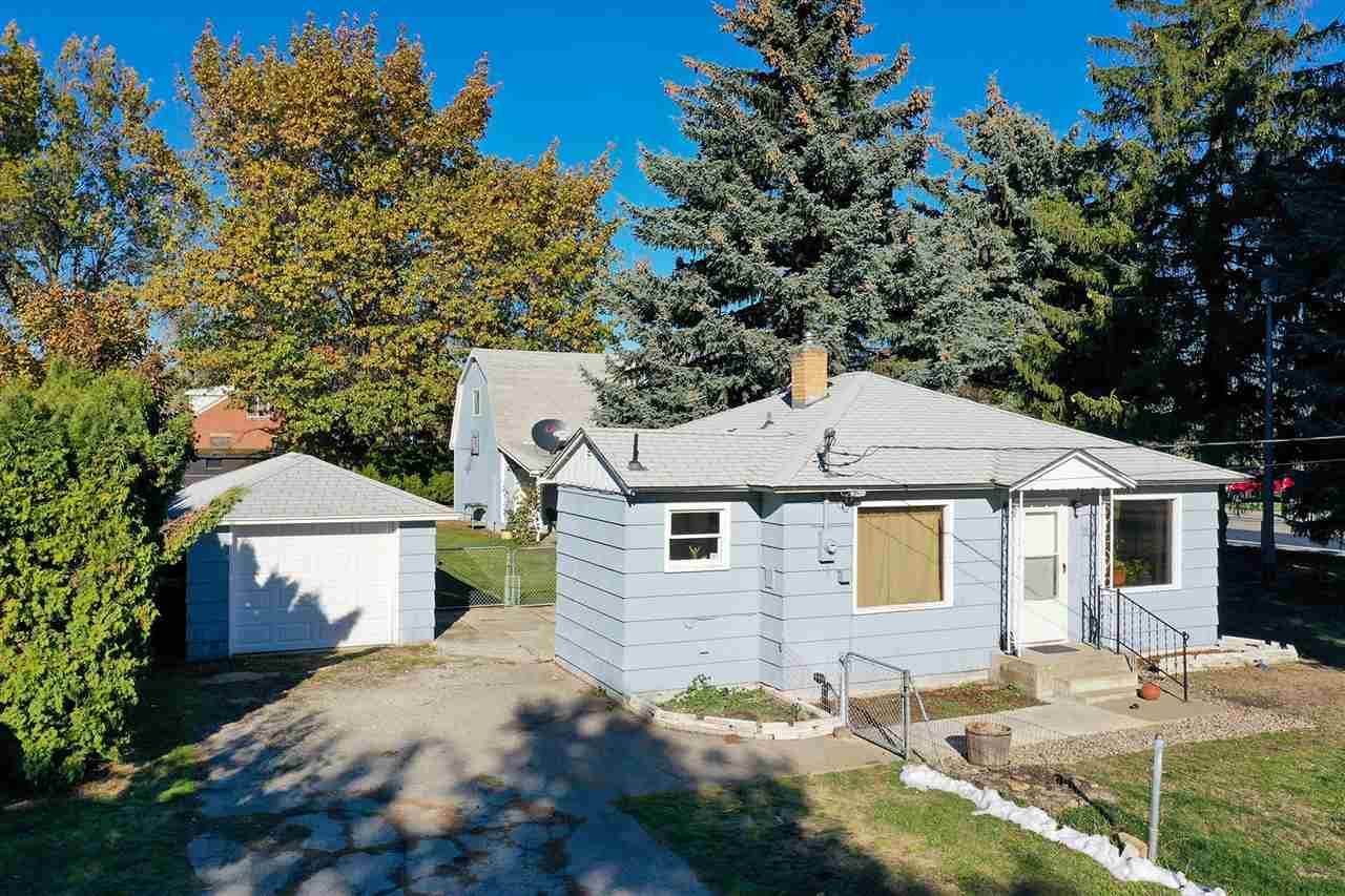 18617 Maxwell Ave - Photo 1