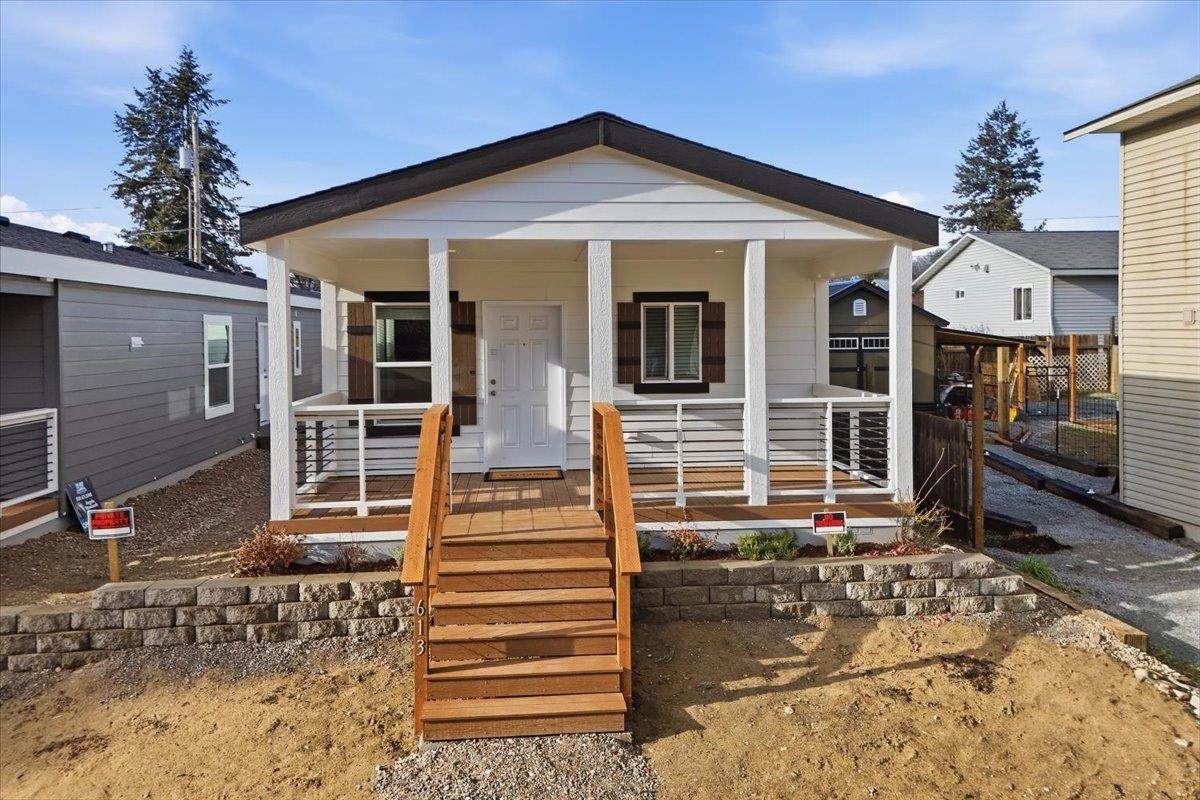 613 State Ave - Photo 1