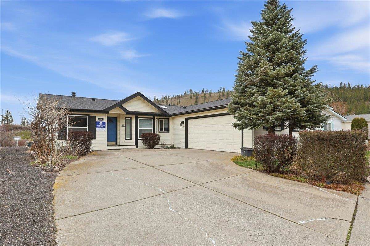 4402 Sunny Creek Cir - Photo 1