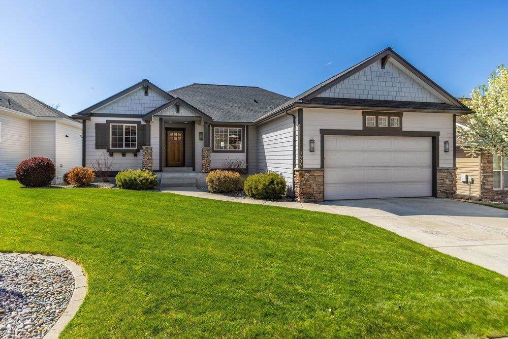 7820 Parway Ln - Photo 1