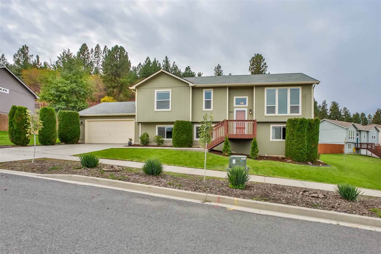 18102 Crescent Dr - Photo 1