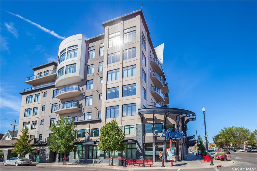 922 Broadway Avenue - Photo 1