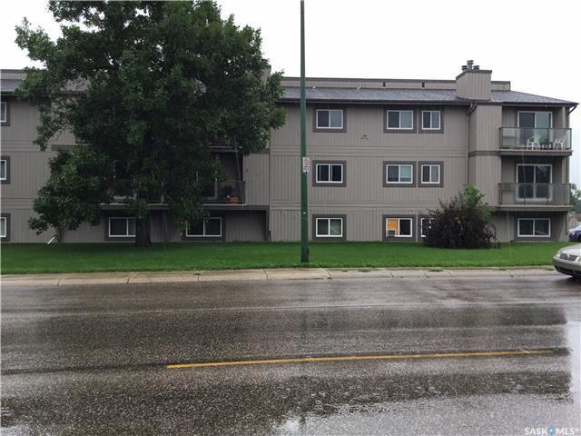 855 Wollaston Crescent - Photo 1