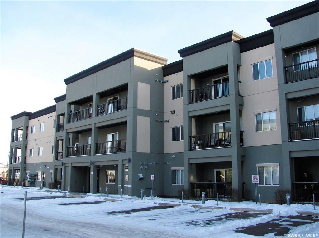 106 Hampton Circle - Photo 1
