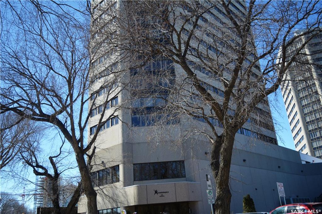 424 Spadina Crescent - Photo 1