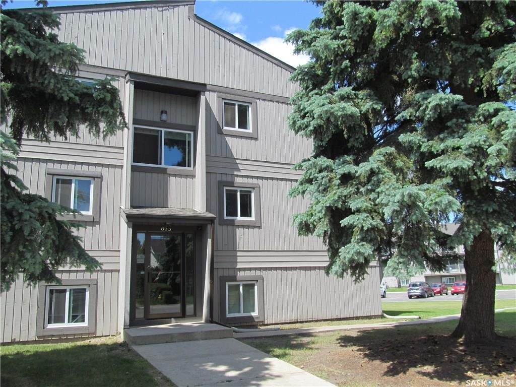 833 Wollaston Crescent - Photo 1