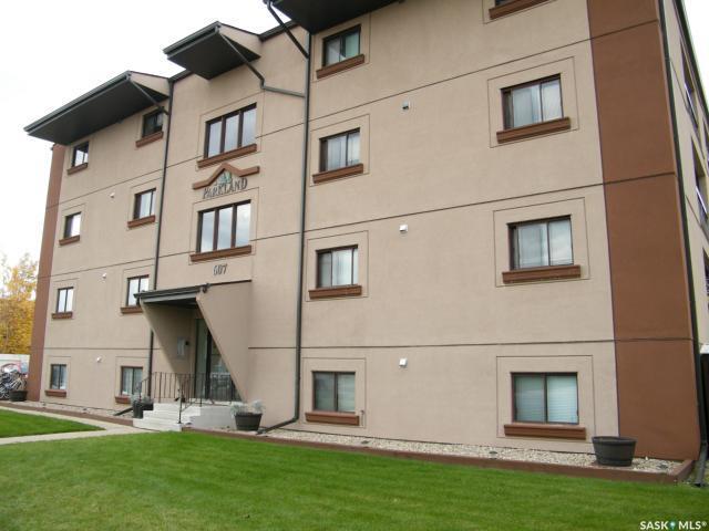 607 10th Street - Photo 1