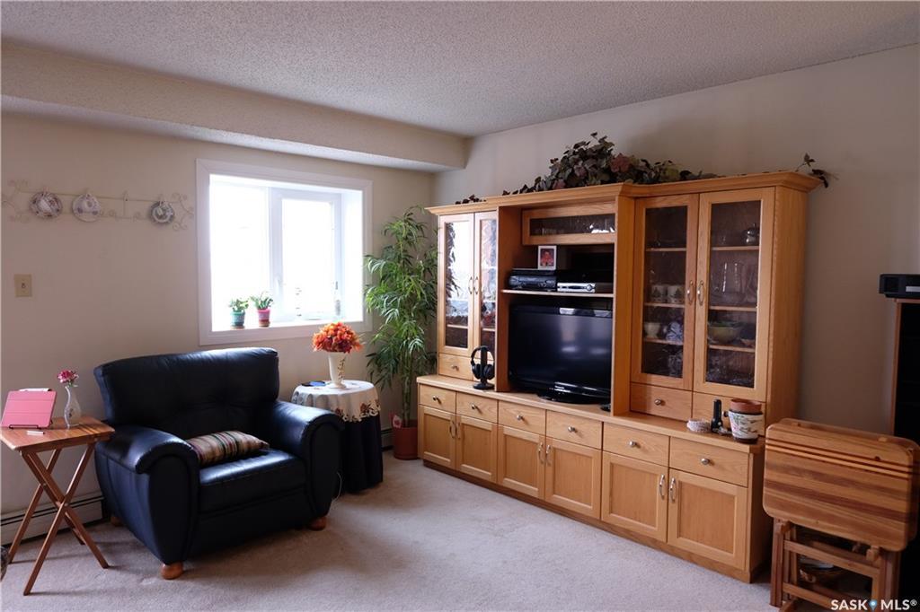 405 5th Avenue - Photo 1