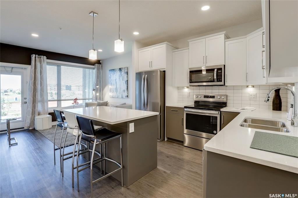 105 Willis Crescent - Photo 1