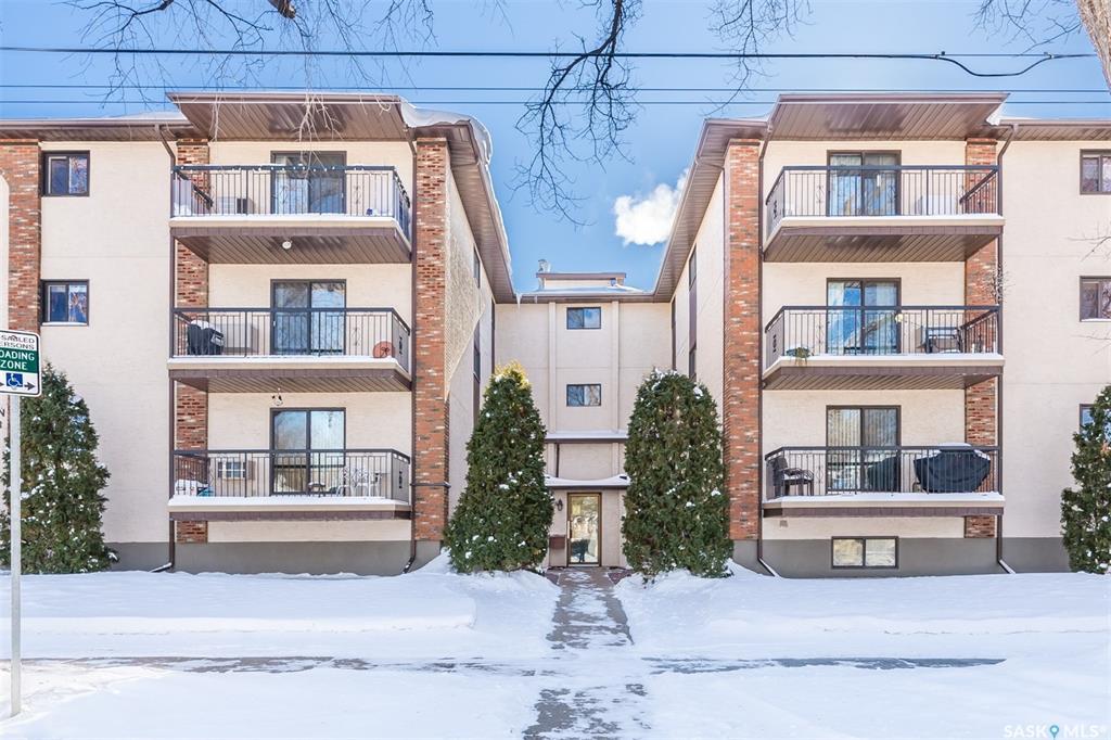 718 9TH Street - Photo 1