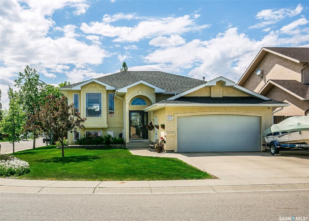 607 Carr Crescent - Photo 1