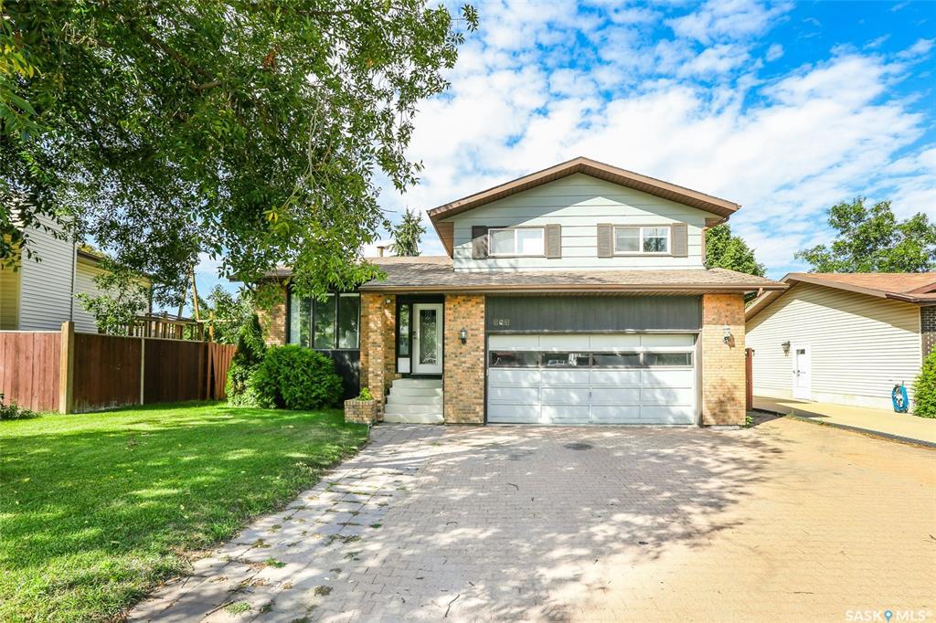 563 Sebestyen Crescent - Photo 1
